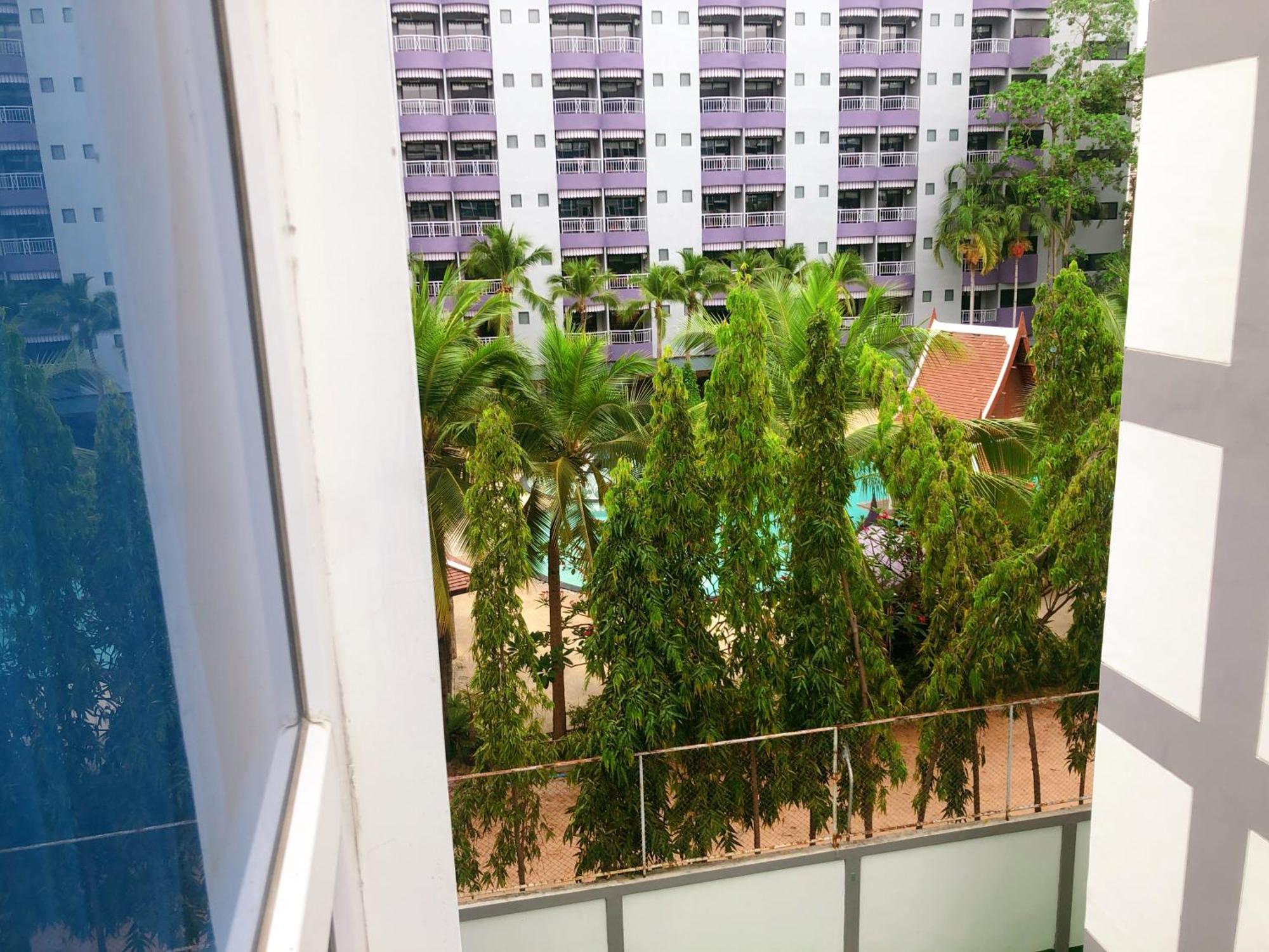 Centara Avenue Residence By Daisy Pattaya 1 Exteriör bild