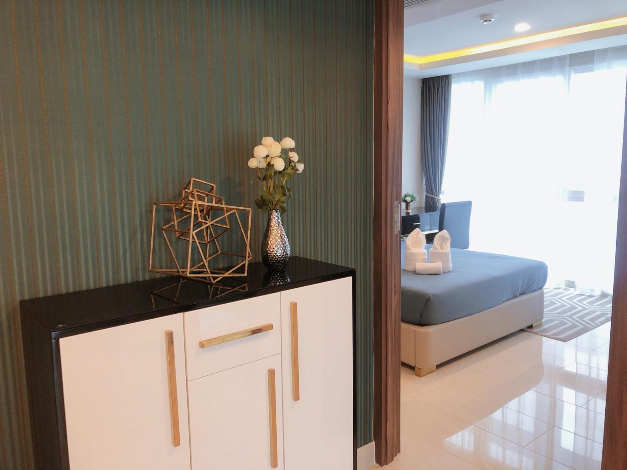Centara Avenue Residence By Daisy Pattaya 1 Exteriör bild